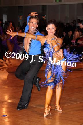 Michjael & Danielle (2009 Emerald Ball)